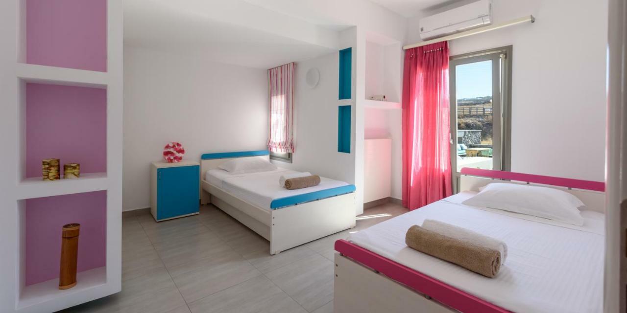 Home Of Lilies Fira  Exterior foto